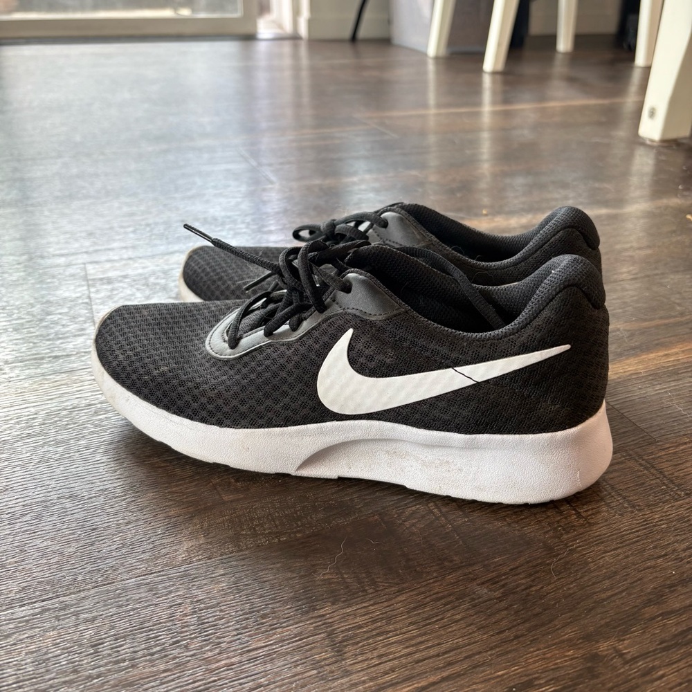 Nike Women’s Tanjun Sneakers